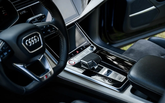 Audi SQ8 cena 375000 przebieg: 76000, rok produkcji 2019 z Wieruszów małe 352